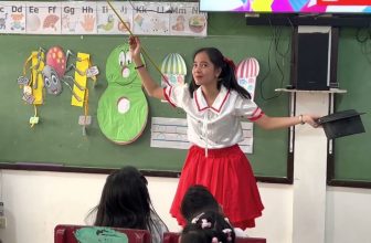 DEMONSTRATION TEACHING IN KINDERGARTEN