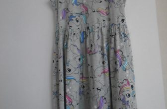 Girls Dress: size 8-10 years / 134-140: H&M Grey with unicorns all over: