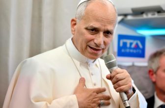 Pope Leo urges Trump to de-escalate tensions with Venezuela