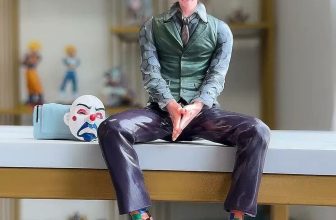 DC Comics Batman Dark Knight Heath Ledger Joker Action Figure Statue Boxed