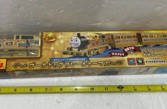 Takara Tomy Plarail Thomas & Friends 80th Anniversary Gold Thomas