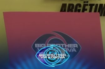 Zarf i kuq: Çfarë fshihet brenda?