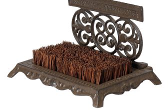 Cast Iron Boot Brush Welly Jack Doorstep Garden Shoe Mud Scraper Door Mat Gift