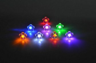 1 Pair Flower Style Light Up LED Flash Blink Magnetic Earrings Ear Studs Unisex