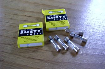 MOTORCYCLE GLASS FUSES  NEW SET OF 10 FUSES 7AMP 25MM LONG