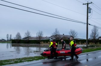 ‘We need a little bit of help:’ Floods put unhoused people in B.C.’s Fraser Valley at further risk