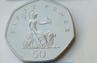 1990 BUNC 50p Fifty Pence Britannia Coin.