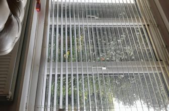 2 10cm Venetian Blinds. To Fit 190×135 Window Recess. £125 For Both