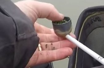 2Pcs Practical Fishing Rod Clip Feeder Cup Feeding Pot Pole Feeder Fishing