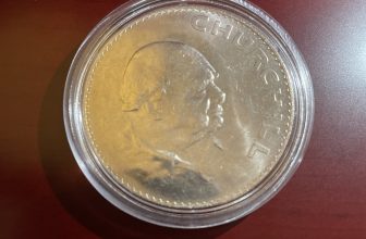 1965 CROWN COIN ISSUED TO COMMEMORATE THE DEATH OF SIR WINSTON CHURCHILL.