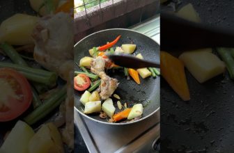 Healthy chicken stew recipe #food #cooking #youtubeshorts #recipe #chikken #chikenstew #shorts