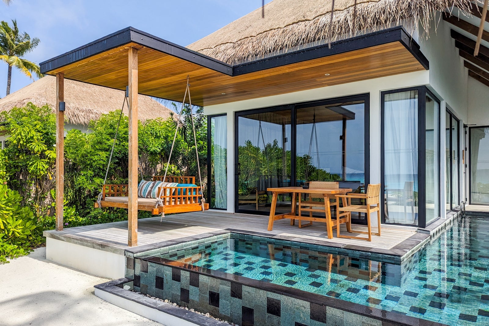 Hilton Maldives Amingiri beach villa