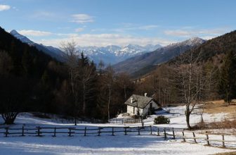 Val Vigezzo con vista sul Massiccio del Rosa