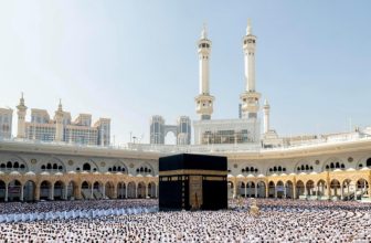 Saudi interior minister checks on officer injured at Grand Mosque, praises bravery