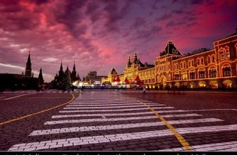 Russia – Illuminated state department store GUM building on the Red Square during Christmas in Moscow