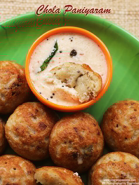 chola paniyaram served with coconut chutney