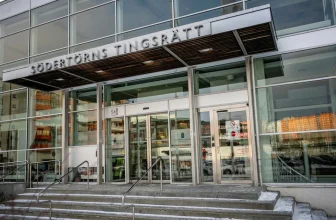 Anställd i hemtjänsten våldtog 100-åring – utvisas inte