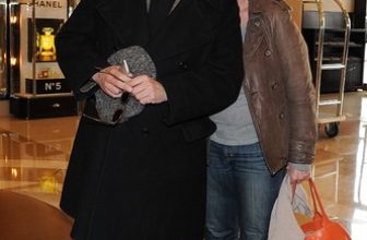 Celebrities NRJ Music Awards 2011 – Charlotte de Turckheim & Antoine Dulery – 22/01/11