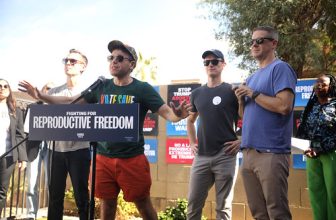 Jon Favreau, Jon Lovett, Tommy Vietor & Daniel Pfeiffer