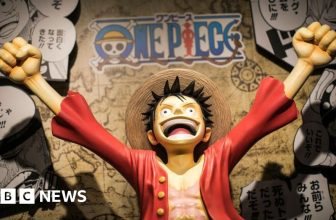 Japanese singer Maki Otsuki stopped mid-show after China row