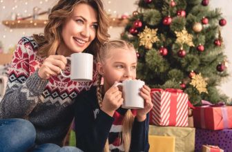 15 Christmas Eve Traditions (UK Families) to Start This Year