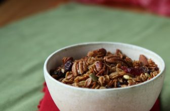 Christmas Morning Granola: Eat It! Gift It!
