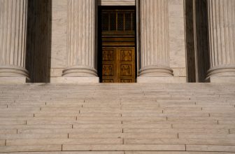 Supreme Court difficult to read in case on campaign finance limitations