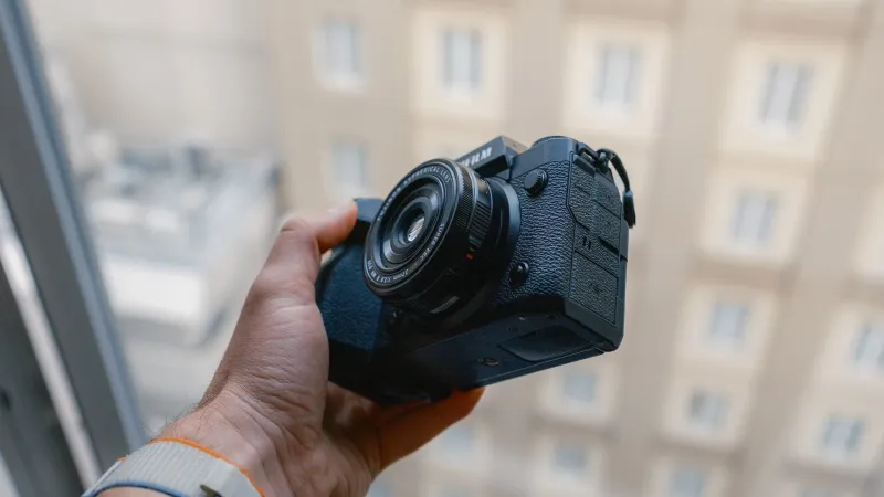 Fujifilm X-S20 with XF 27mm f2.8