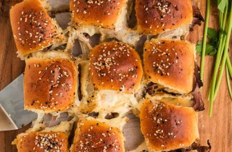 Cheesy Roast Beef Sliders with Horseradish Sauce