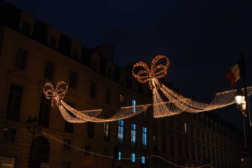 Bow Lights at Rue Saint-Honoré & Rue Royale paris at christmas