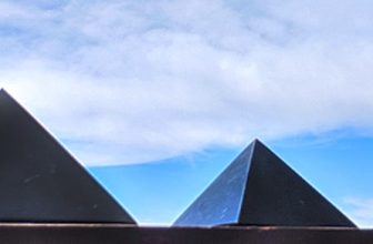 15 Shungite Properties for Healing, Balance, and More