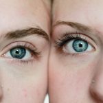 Within-twin analyses supported the causal effects of body dissatisfaction during adolescence on eating disorder and depressive symptoms in young adulthood.