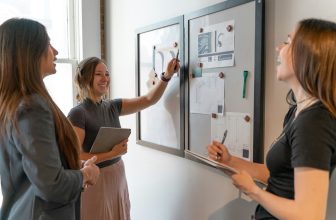 How to Create a Virtuous Cycle for Your Employer Brand Ambassadors