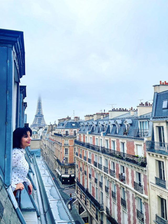 cropped-affordable-eiffel-tower-view-hotel.jpeg