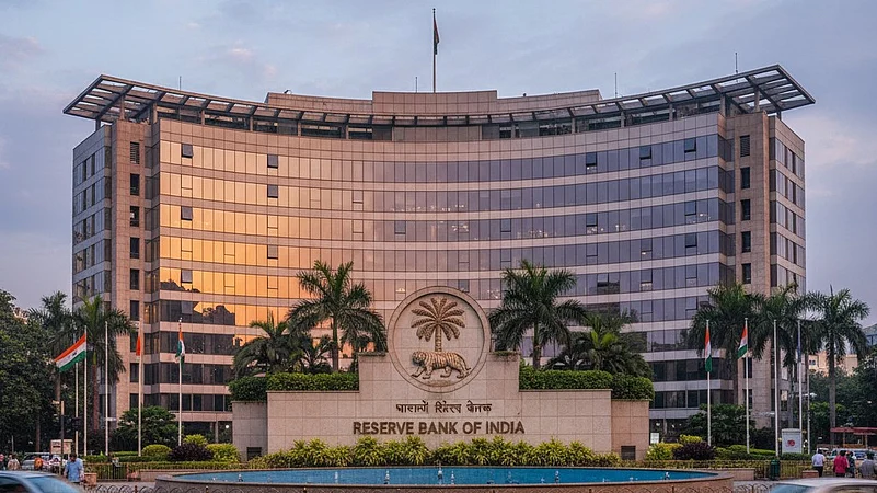 बैंकों में 10 साल से इनएक्टिव अकाउंट्स का पैसा RBI के पास ट्रांसफर हो जाता है।