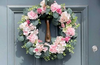Tutorial for a DIY Summer Door Wreath