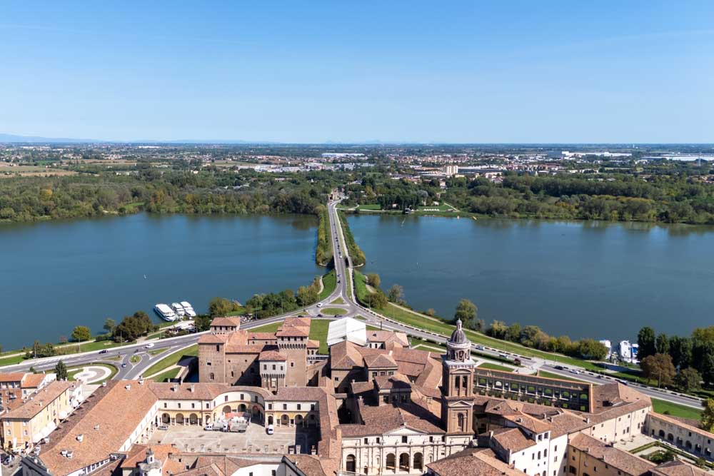 lakes of mantua italy