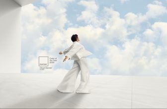 Pantone a anunțat care este culoarea anului 2026: Cloud Dancer – Revista FPM