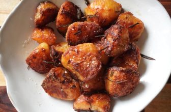 Roast Potatoes Recipe (Tips for Crispy & Crunchy Potatoes)