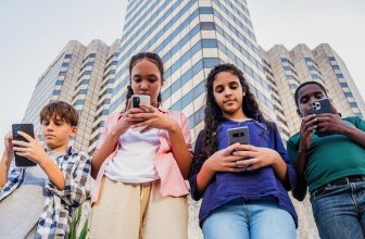 Australia Bans Social Media For Kids Under 16