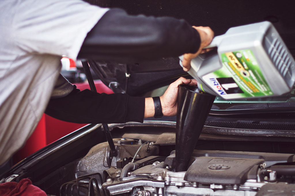 Potential Motor Oil Shortage Could Soon Send Oil Change Prices Higher Across the U.S. : Automotive Addicts