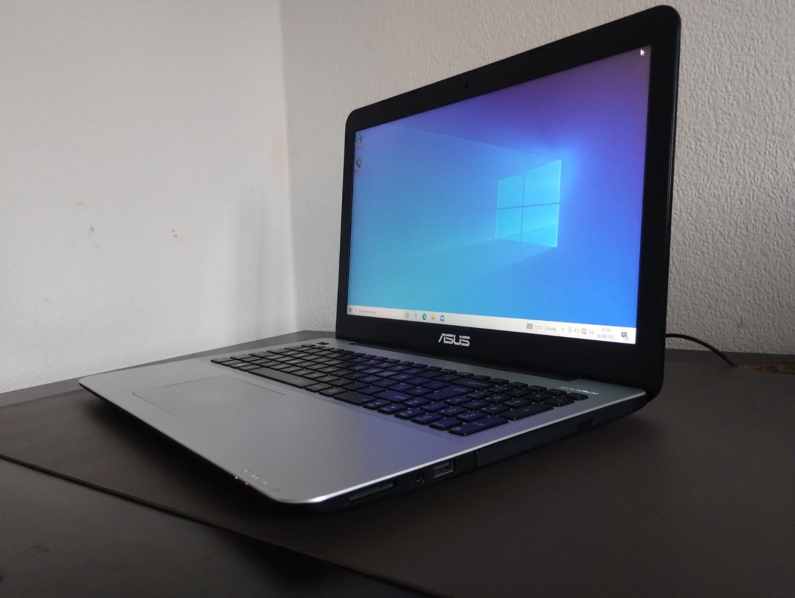 ASUS X555LA 15.6″  Intel Core i3 4th Gen. 1 TB HDD, 4GB Ram read description.