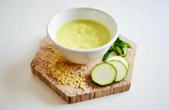 Zucchini, goat cheese and pasta soup for babies