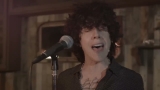 LP – Lost On You (Live)