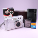 Vivitar Digital Camera Vivicam 8300s 8.1MP Silver Tested Full Working Set