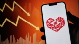 PDD Holdings (PDD) Stock Plunges 10% Despite Revenue Gains as Q1 Earnings Disappoint